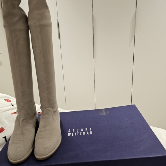 Stuart Weitzman Light Grey Suede Boots - Picture 13 of 15